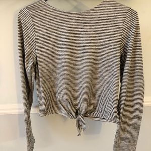 Cropped long sleeve top